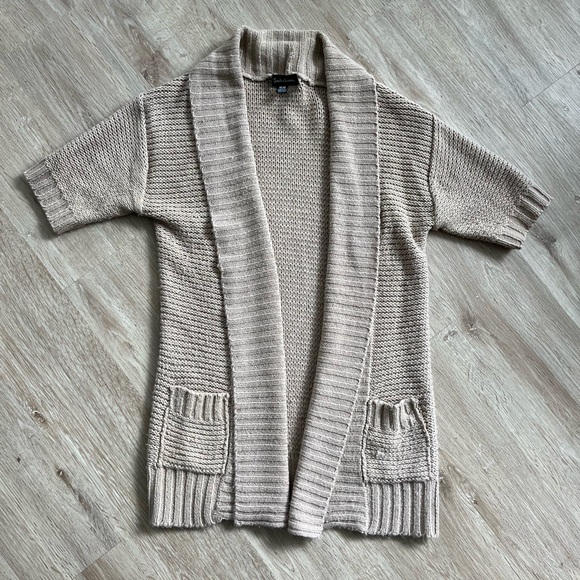 Seduction short sleeve cardigan - Picture 1 of 4